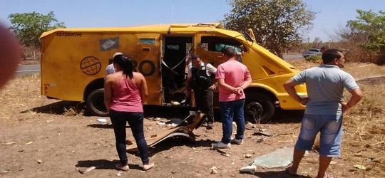 Carro forte cheio de dinheiro é explodido próximo a Campo Maior