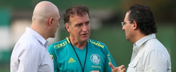 Palmeiras se divide em festa, título e eleição para troca de Nobre