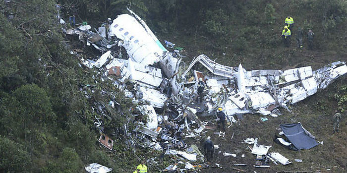Avião voava abaixo da velocidade normal durante a queda