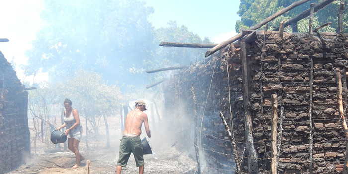 Incêndio destrói casas na cidade de Porto