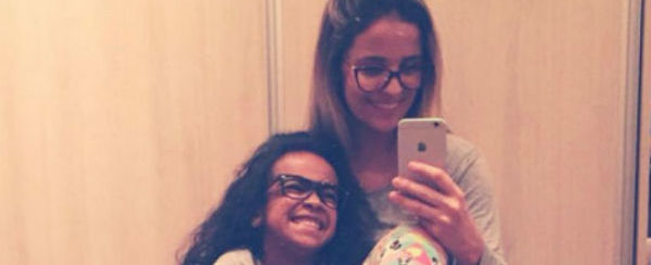 Garoto não deixa colega pegar em sua bola por ela ser negra