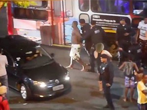 Vídeo mostra agressão de guardas municipais a mulher em abordagem