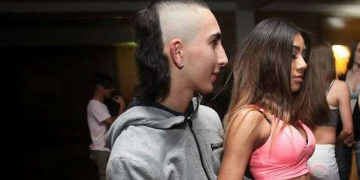 Jovem não gosta de "memes" com cabelo e pede indenização