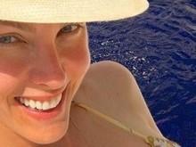 Ana Hickmann exibe barriga chapada e seguidores elogiam na web