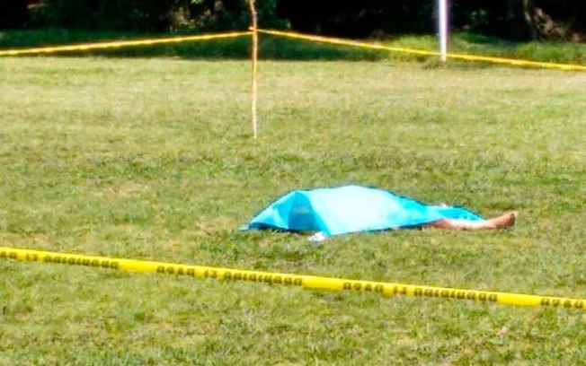 Arbitro morto em campo (Crédito: Twitter)