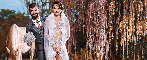 Laura Keller e Jorge Sousa fazem ensaio com o corpo pintado; fotos