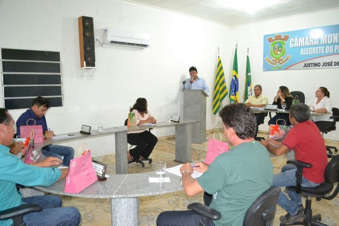 Câmara Municipal de Alegrete do Piauí realiza última sessão de 2016 - Imagem 24