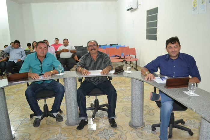 Câmara Municipal de Alegrete do Piauí realiza última sessão de 2016 - Imagem 37
