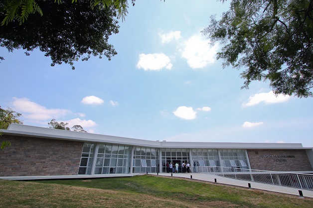 Bilionário doa verba para construção de hospital público animais
