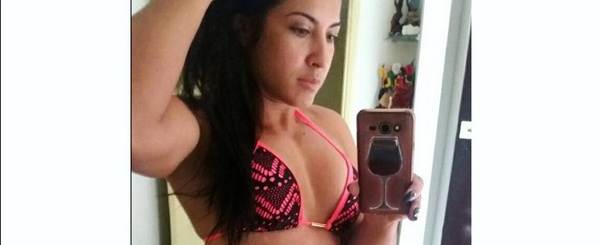 Priscila Pires arranca elogios de seguidores ao posar só de biquíni