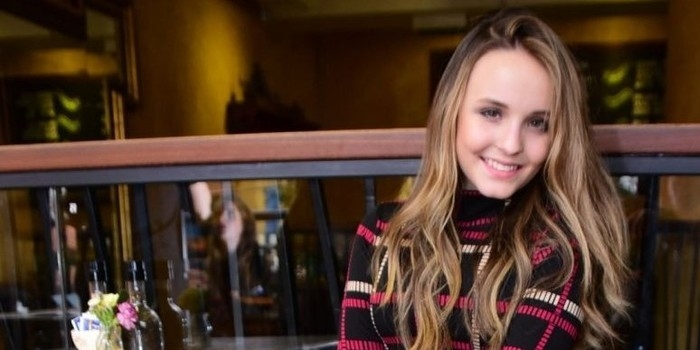Larissa Manoela é assediada por executivos da Globo em gravação