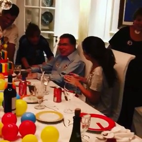 Silvio Santos comemora aniversário de 86 anos com festa em família