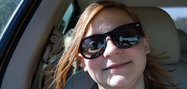 Mulher faz selfie e fantasma de menino aparece na foto