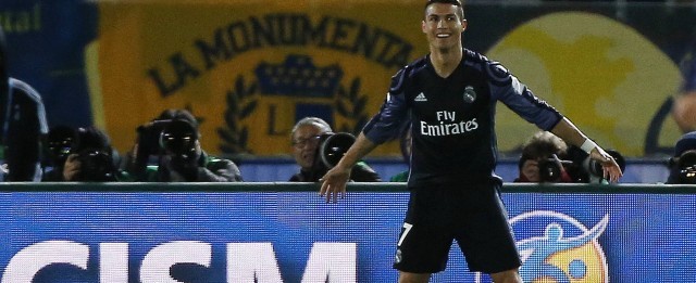 Cristiano Ronaldo marca o 500º gol da carreira atuando em 3 clubes