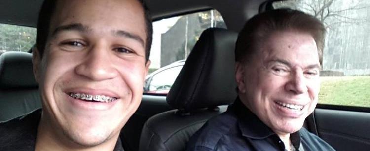 Silvio Santos dá carona para fã acompanhar gravação de seu programa
