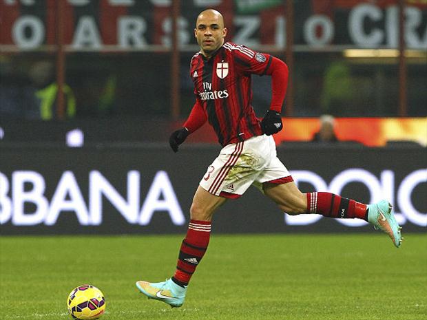Alex em jogo pelo Milan (Crédito: Getty)