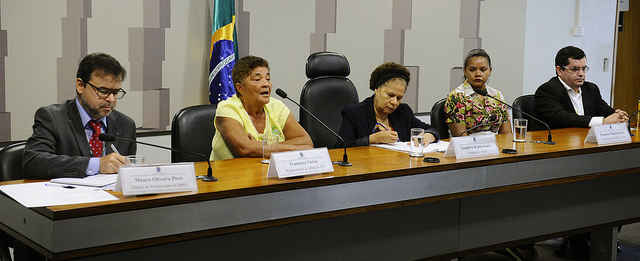 Quebradeiras de coco pedem lei que garanta acesso aos babaçuais
