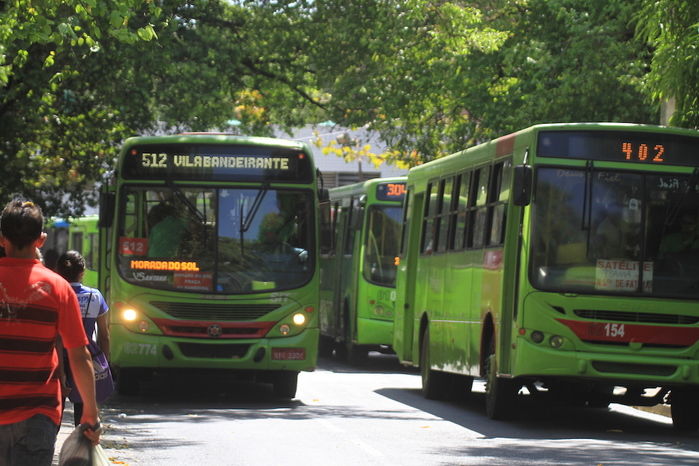 Frota de ônibus está reduzida na capital (Crédito: Reprodução)
