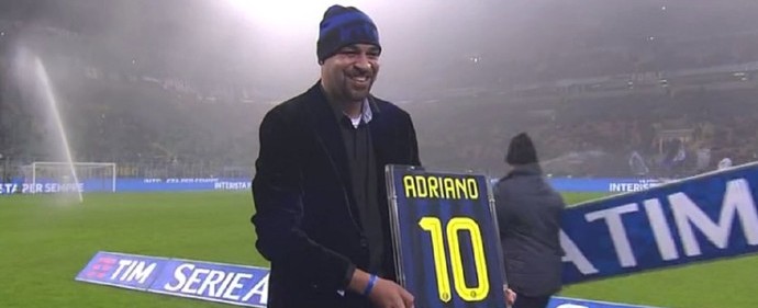 Adriano recebe homenagem do Inter de Milão: "Parece sonho"