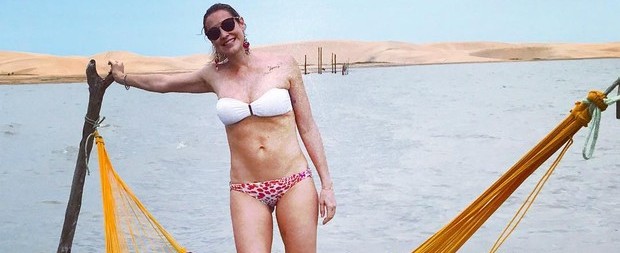 Luana Piovani e Pedro Scooby posam em praia de Jericoacoara