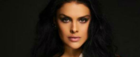 Paloma Bernardi posa nua para lentes do fotógrafo André Schiliró