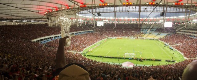 Presidente do Fla diz que tem planos de tirar cadeiras do Maracanã