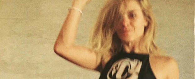 Carolina Dieckmann posa de biquíni em Miami e brinca: 'Vem, verão'