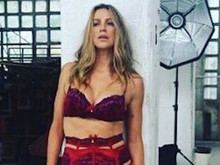 'Já abriu a porta para o maridão de lingerie?', provoca Piovani