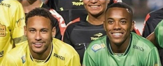 Após jogo beneficiente, Neymar exalta Robinho: "Te amo ídolo"