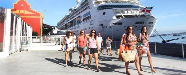 Cerca de 20 mil turistas chegam em navios ao Rio neste sábado (24)