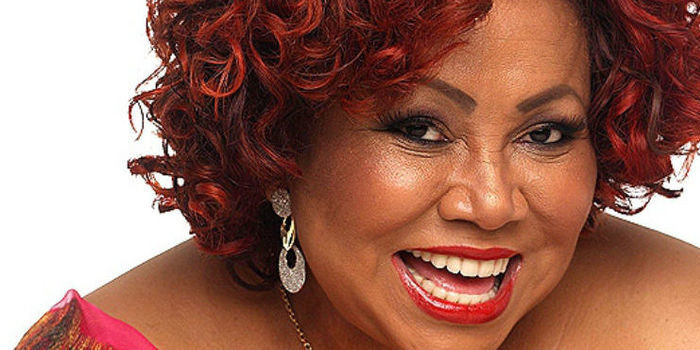 Alcione vai passar Natal em casa e comemora alta em vídeo; assista