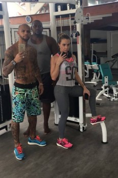 Alvo do Palmeiras, Felipe Melo curte férias no Rio
