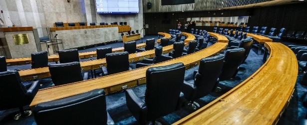 Justiça suspende aumento de salário de vereadores de São Paulo