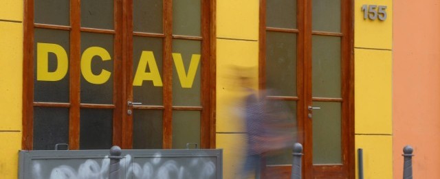 Mãe é presa suspeita de estuprar e torturar a filha de 7 anos