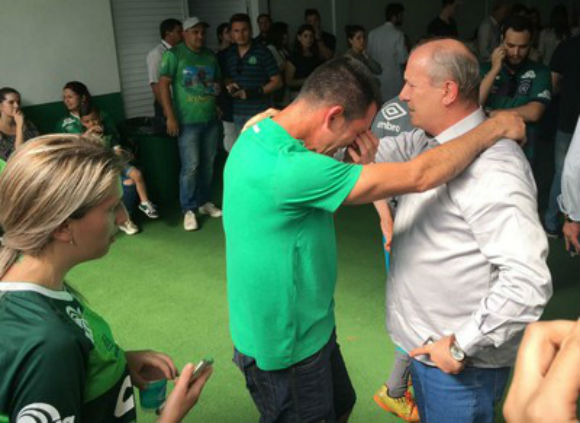 Ivan Tozzo (à direita) confirma que Chapecoense será confirmada como campeã da Copa Sul-Americana (Crédito: Amanda Kestelman)