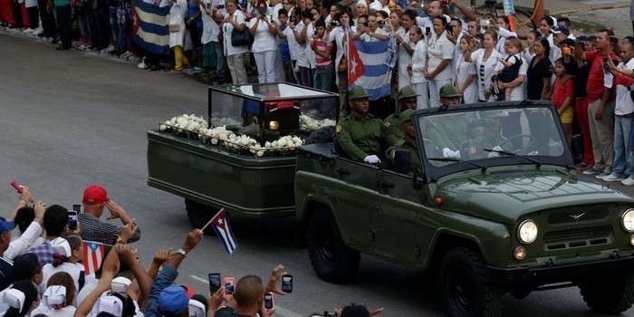 Cinzas de Fidel Castro serão enterradas neste domingo (04)