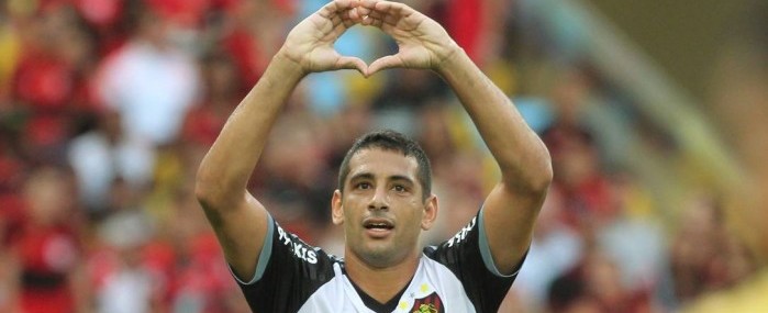 Sport dribla rivais e renova com Diego Souza para 2017