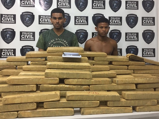 Droga encontrada com os dois acusados (Crédito: Divulgação)