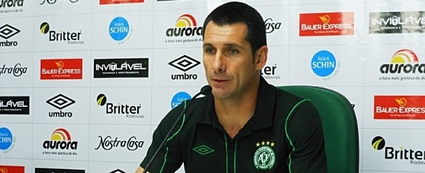 Presidente da Chapecoense chama ex-goleiro para diretoria