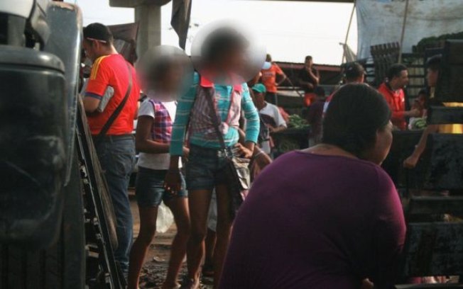 Movimento no mercado de Maracaibo (Crédito: BBC Brasil)