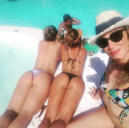 Mirella Santos e Dany Bananinha pegando sol com Talytha Pugliesi (Crédito: Reprodução)