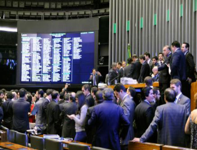 Carnaval do Congresso dura 12 dias e só acaba na próxima terça