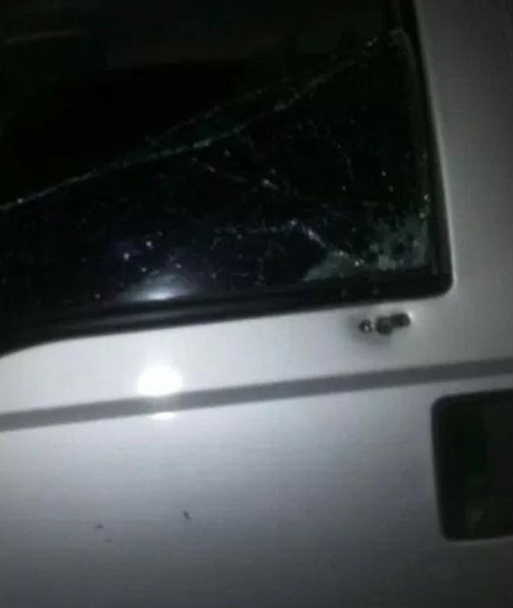 Veículo foi atingido por vários tiros