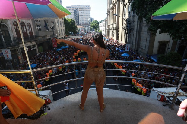Anitta arrastou uma multidão no Rio de Janeiro (Crédito: Reprodução)