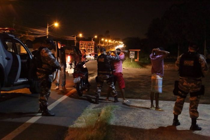 Polícia realiza operação na madrugada (Crédito: Reprodução)