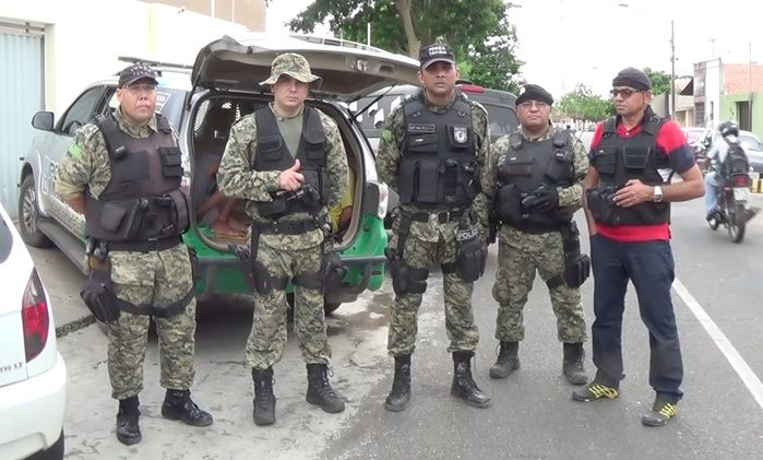 Policiais envolvidos na prisão (Crédito: Reprodução)