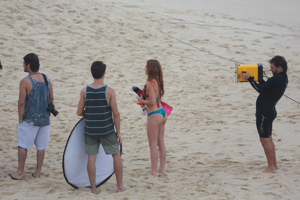 Marina Ruy Barbosa durante gravação (Crédito: Agnews)