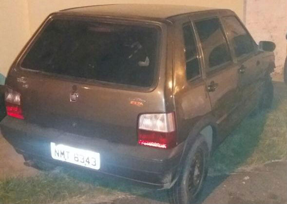 Veículo usado pela dupla de assaltantes