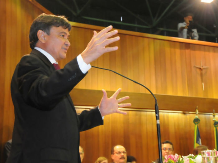 Wellignton Dias em sua mensagem na Assembléia Legislativa do Piauí (Crédito: Francisco Leal)