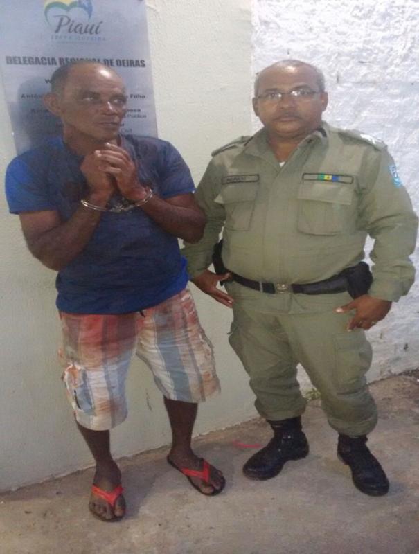 Homem é assassinado a facadas durante disputa por mulher no Piauí (Crédito: Mural da Vila )